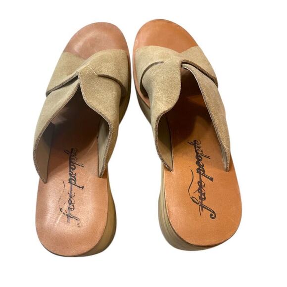 NEW FREE PEOPLE Kora Platform Clog In Taupe Suede Sz 41 /11 Wood Heels Open Toe - Picture 4 of 8